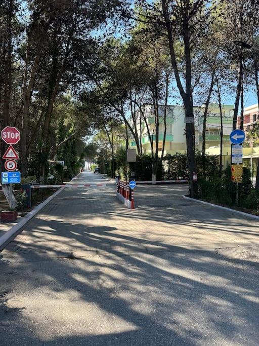 Cd Golem (Tirana)
